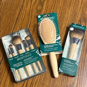 EcoTools Makeup Brush and Detangler Set - Green and Tan